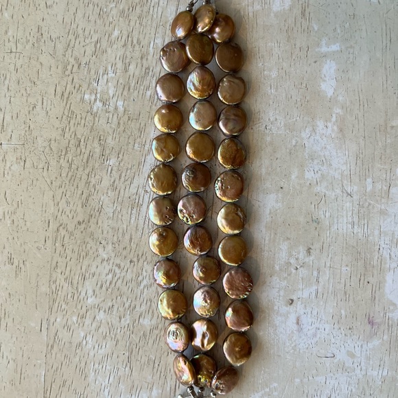 Light Burgundy Freshwater Coin Shaped Pearl Bracelet | Artisan Made - Picture 5 of 5